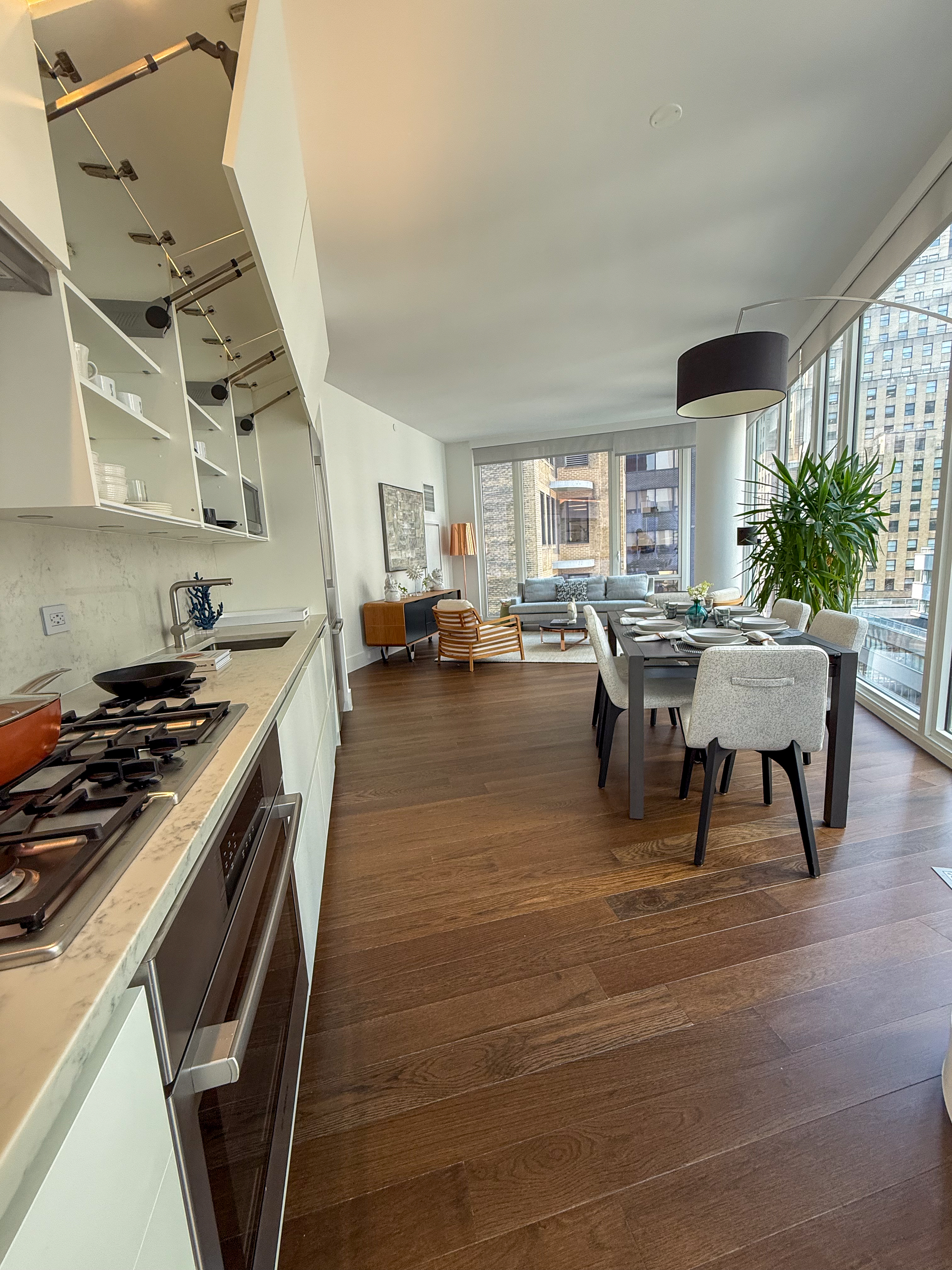Modern 2BR in Manhattan